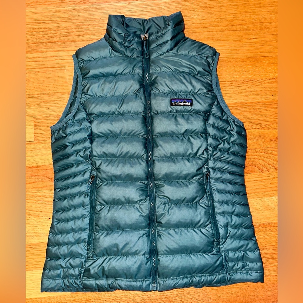 Patagonia Women's Down Sweater  Teal Puffer Vest Size S